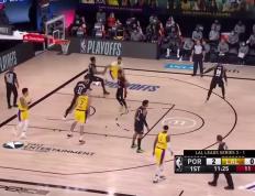 开云体育-湖人大胜国王：詹姆斯砍下三双