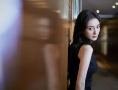 开云体育下载-布克压哨神迹撕裂夜空，马刺绝境逆袭气走深圳