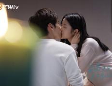 开云平台-双城记，从英超闪电到鹏城逆袭，体育如何点燃平凡人的英雄梦