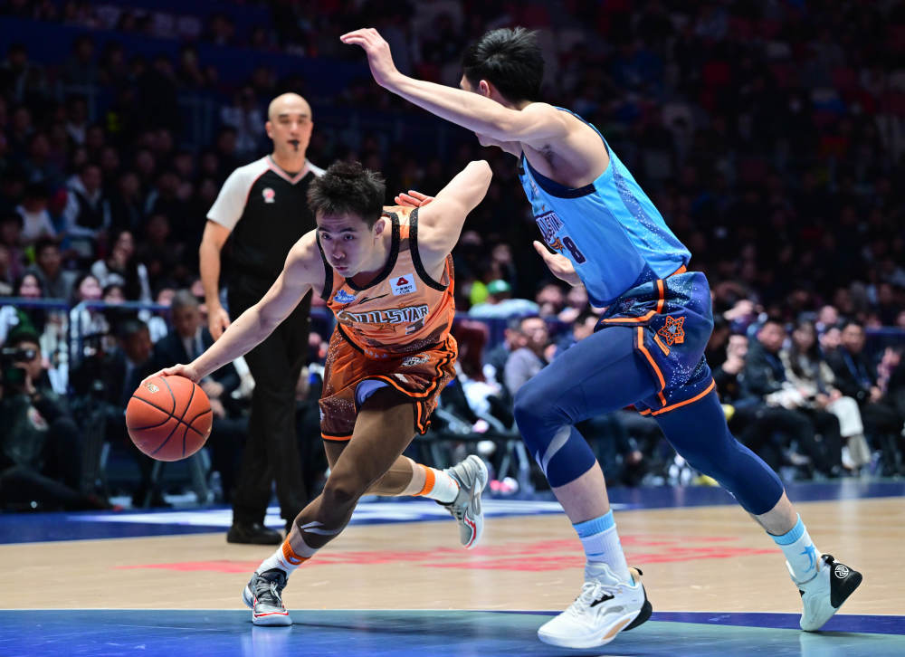 开云APP-包含篮球赛事精彩瞬间盘点，年度回顾震撼登场的词条