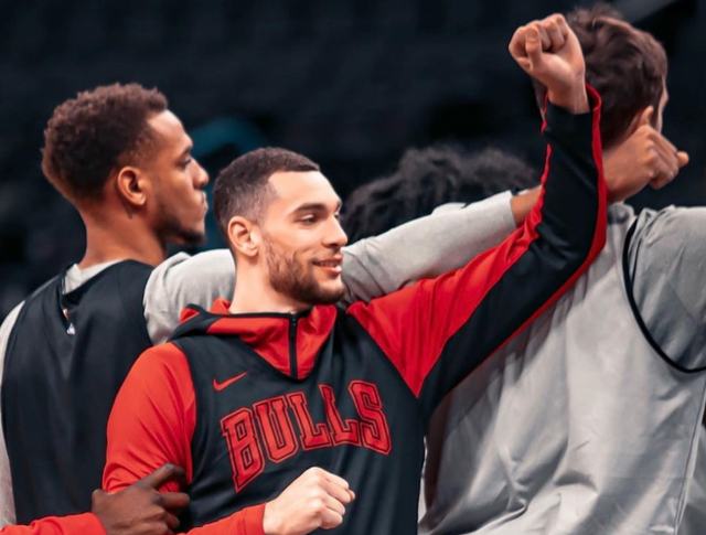 开云体育官网-北京队力克公牛，米切尔高光表现