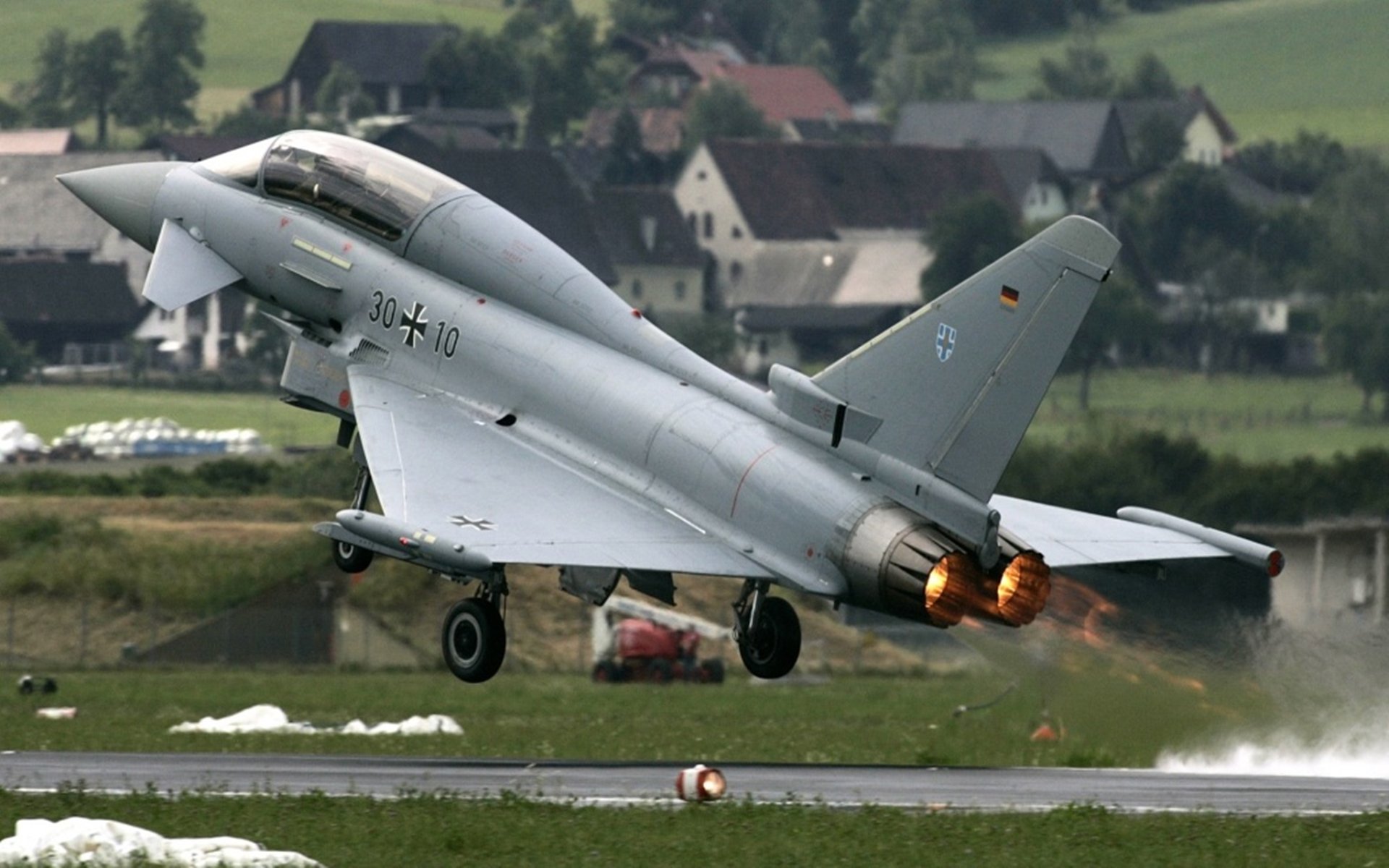 开云体育下载-绿茵月光曲，卡马文加于意甲焦点夜奏响决胜乐章