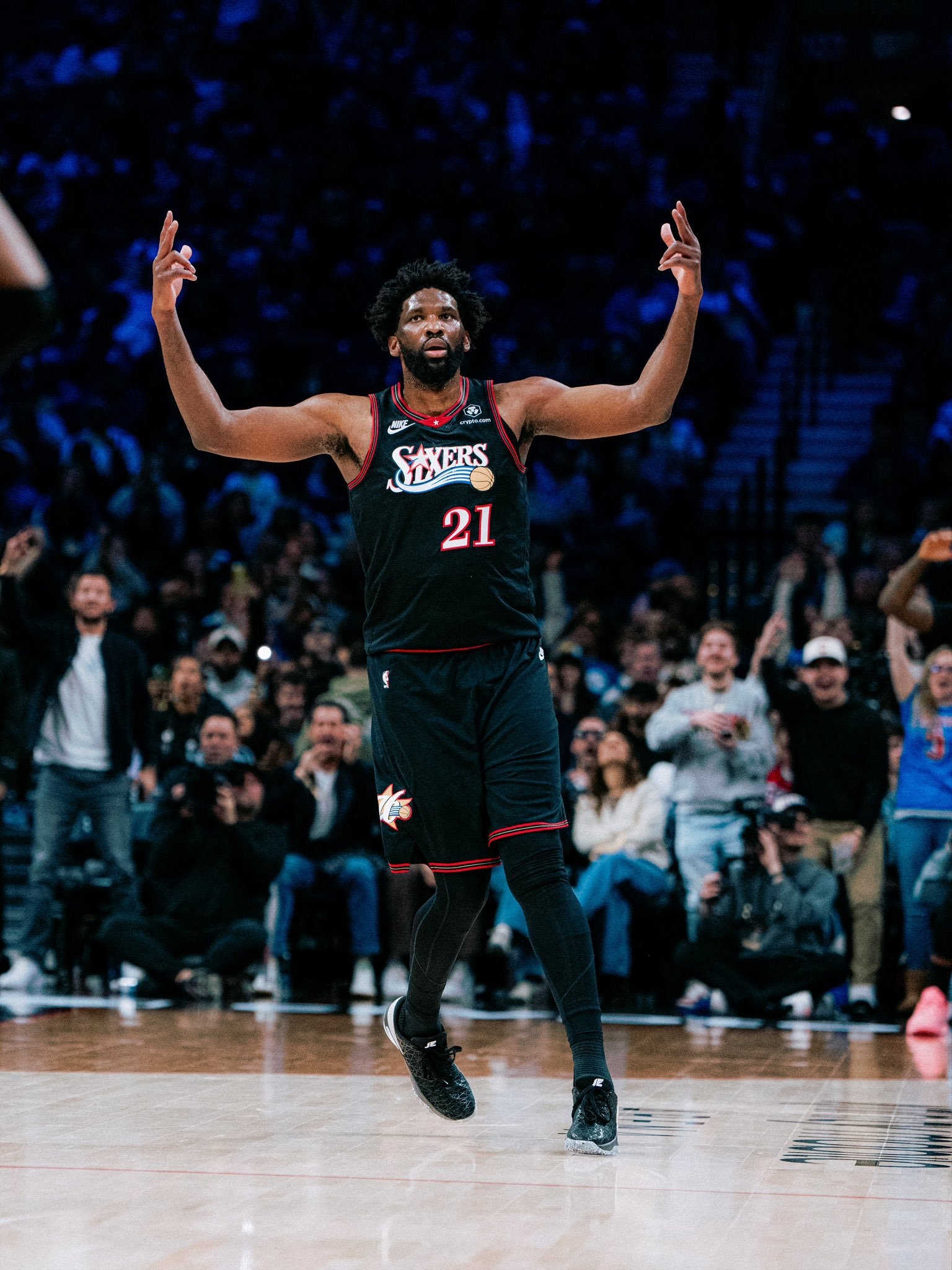 开云体育入口-太阳硬仗取胜快船,恩比德在西甲国家德比接管比赛